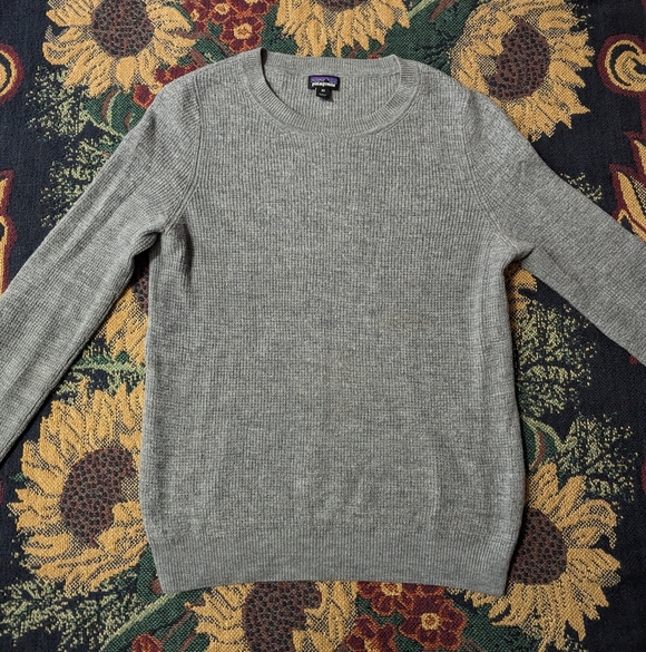 Patagonia Women’s Merino Wool Waffle Crew Sweater - Picture 2 of 6